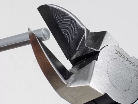 Photo de Ak Interactive - Pince Coupante Laterale pour Plastique et Metal Leger