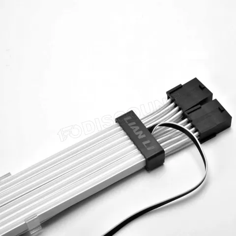 Photo de Câble Double 8 Pin Lian Li Strimer Plus V2 RGB