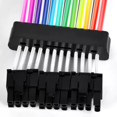 Photo de Câble Triple 8 Pin Lian Li Strimer Plus V2 RGB