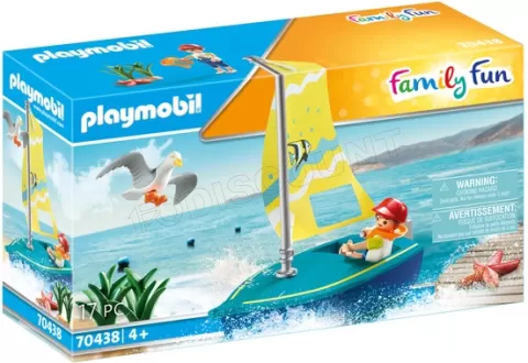 Photo de Playmobil 70438 Family Fun - Enfant avec voilier