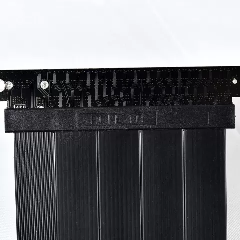 Photo de Riser PCIe 4.0 16X Lian Li 20cm 'Noir)