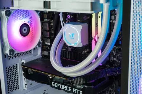 Photo de Unité centrale Gamer Thermaltake Pandia (Blanc)